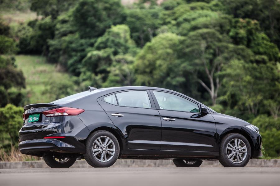  Hyundai Elantra Flex 2016 года  (LA) (фото 3 из 6)